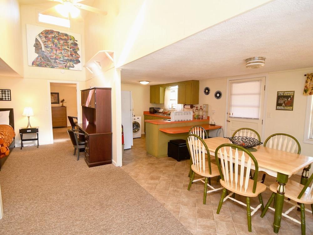 The Sunset Motel photo 34
