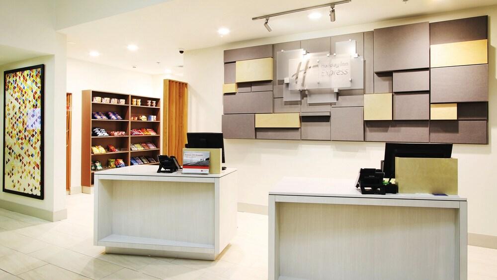 Holiday Inn Express Hotel & Suites Magnolia-Lake Columbia by IHG photo 26