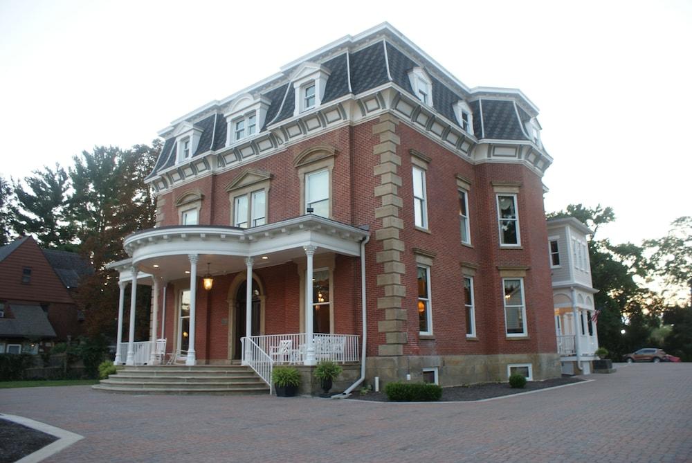 Steele Mansion photo 75