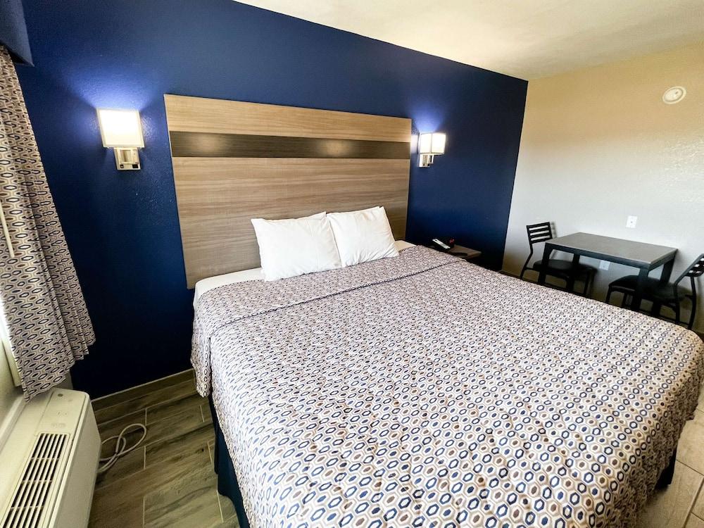 Blue Wave Inn photo 10