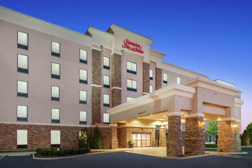 Hampton Inn & Suites Roanoke Airport photo 1