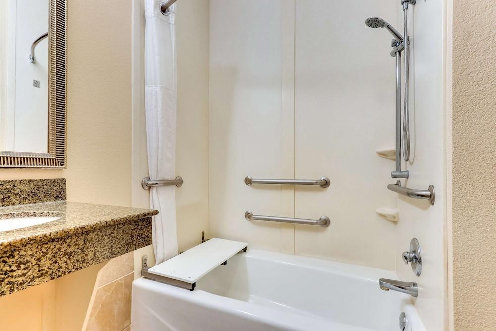 Comfort Inn & Suites Waco Woodway photo 26
