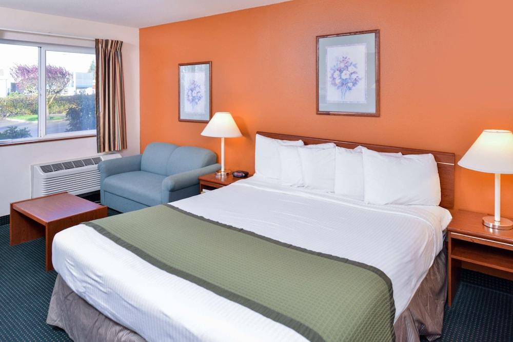 Travelodge Suites by Wyndham Newberg photo 16