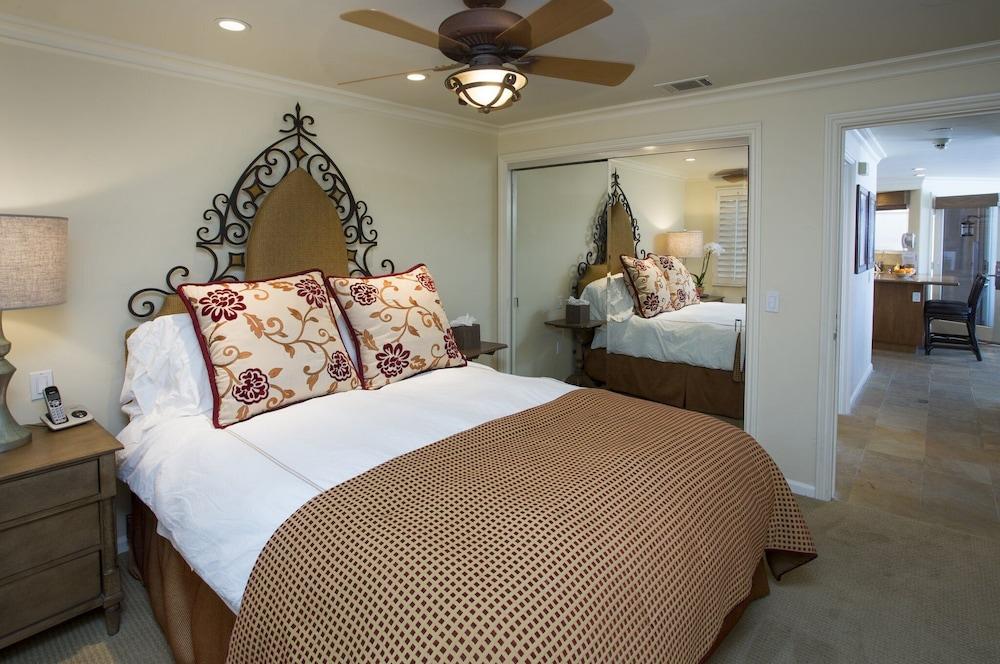 Sunset Cove Villas in Laguna Beach photo 12