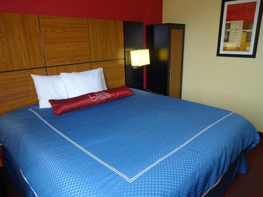 Hotel Bliss photo 13