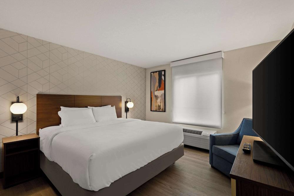 Everhome Suites Amarillo West - Medical Center photo 23