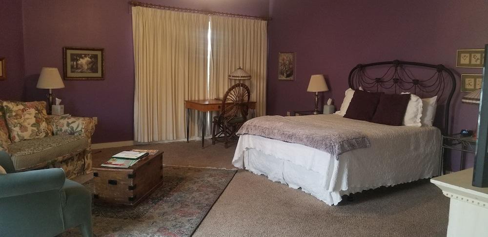 Downtown Guest Quarters Hotel photo 46