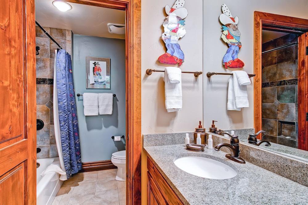Highlands Area by East West Hospitality photo 98