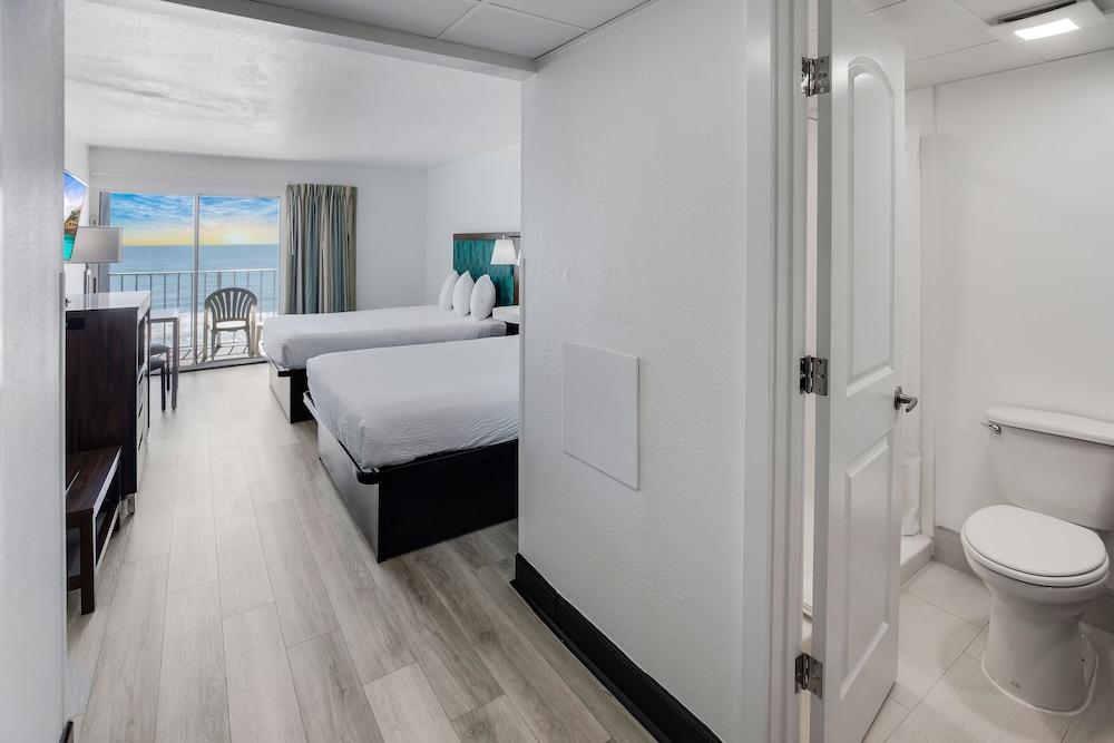 Blu Atlantic Oceanfront Hotel & Suites photo 33