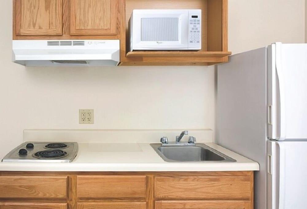 WoodSpring Suites Lebanon photo 17