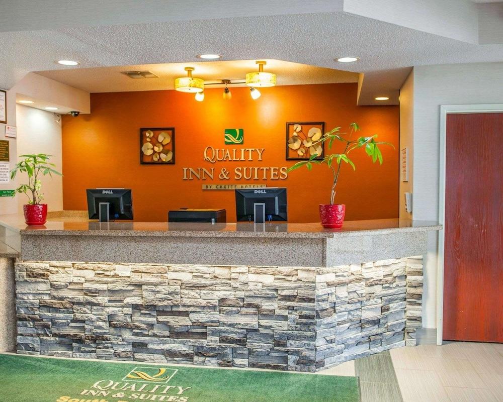 Quality Inn & Suites South Bend Airport photo 5