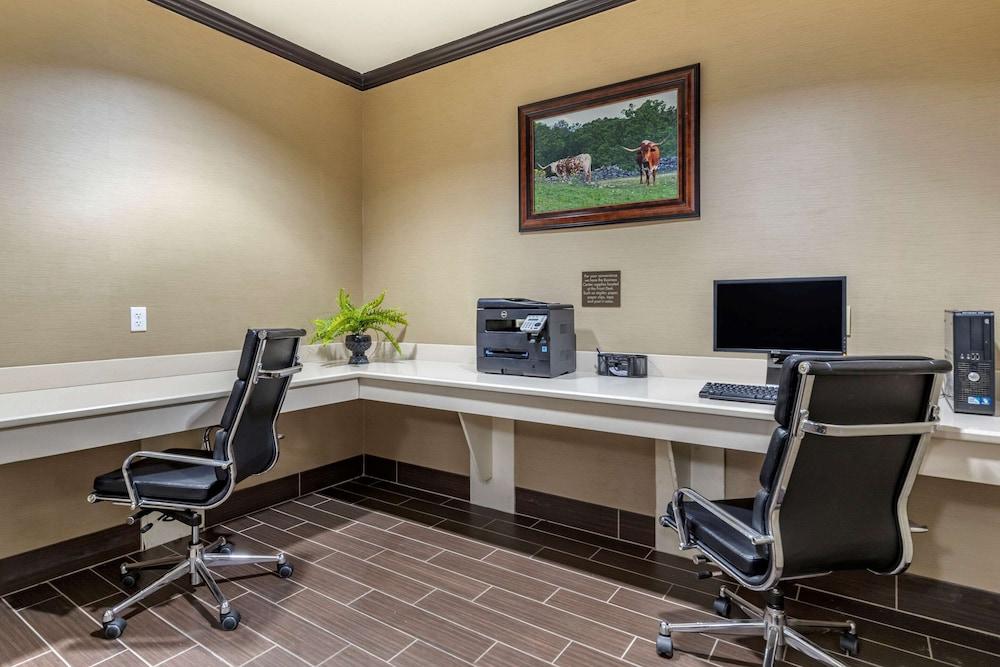 Comfort Inn & Suites Texas Hill Country photo 34