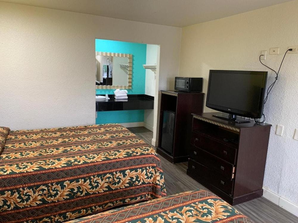 Super 7 Inn by Hotel O Dallas I 20 photo 11
