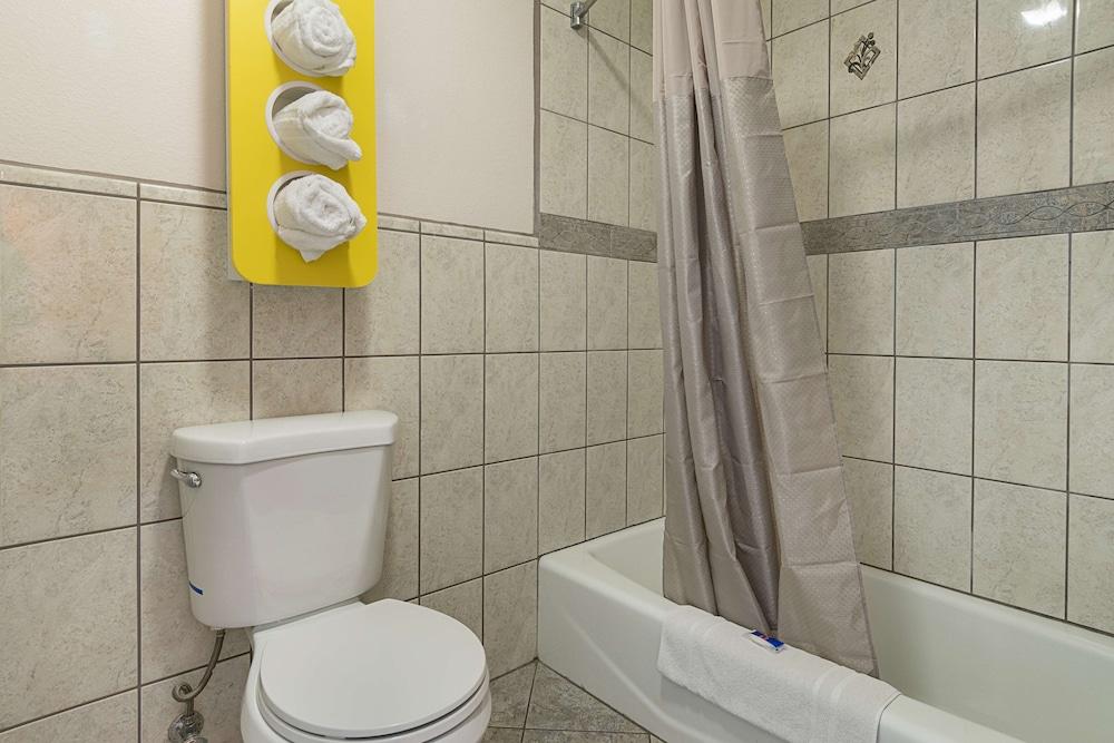 Motel 6 Lomita, CA photo 20