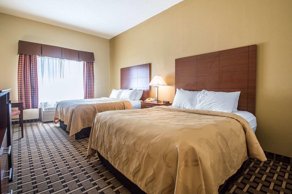 Quality Inn & Suites East Troy I-43 photo 27