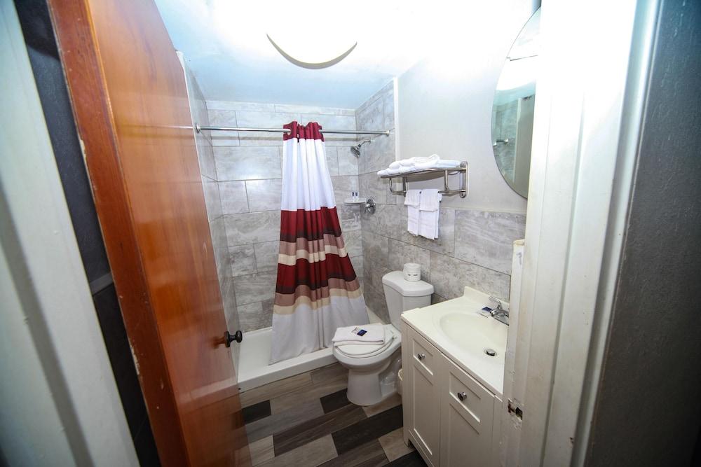 Relax Inn photo 20