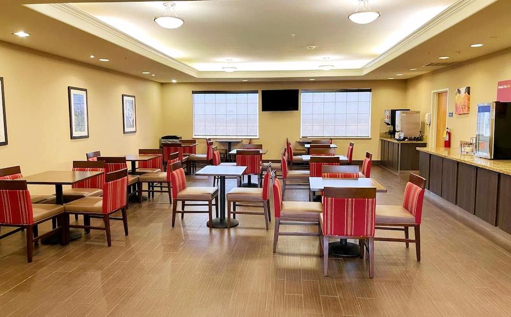 Comfort Inn & Suites, Odessa I-20 photo 23