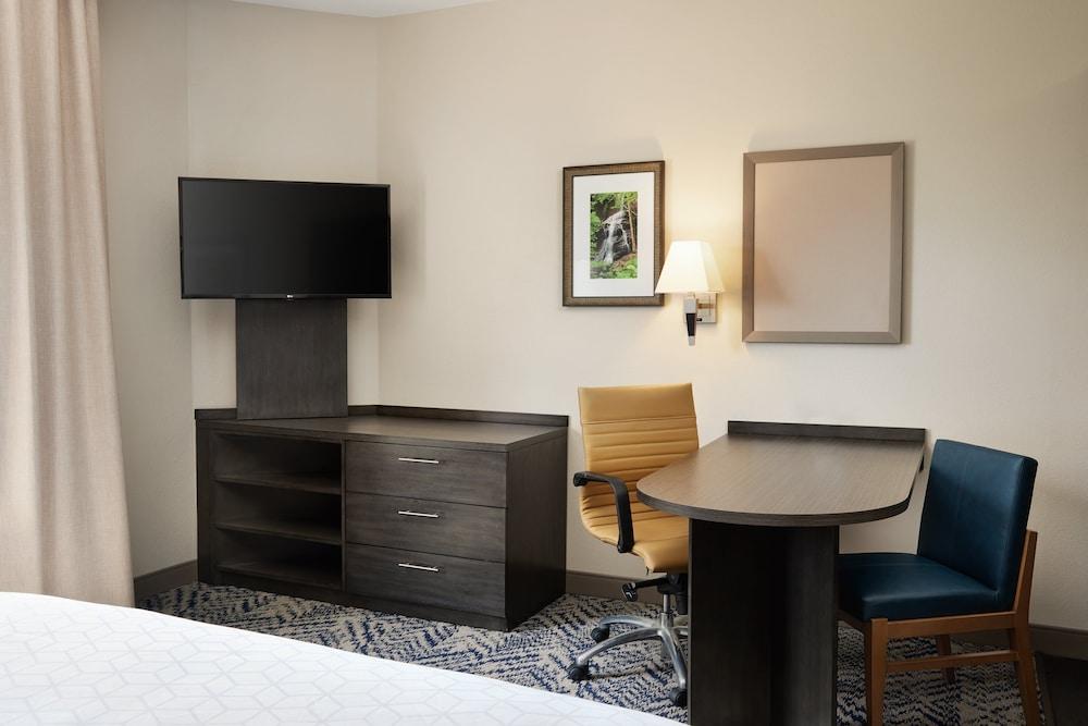 Candlewood Suites I-26 at Northwoods Mall by IHG photo 14