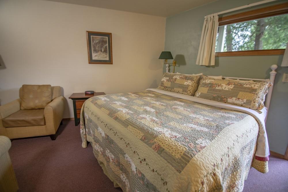 Ridges Inn & Suites photo 82