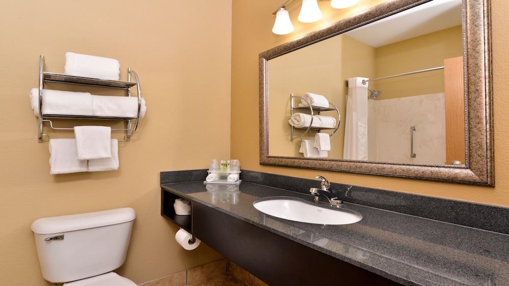 Comfort Inn & Suites Sharonville - Cincinnati North photo 17