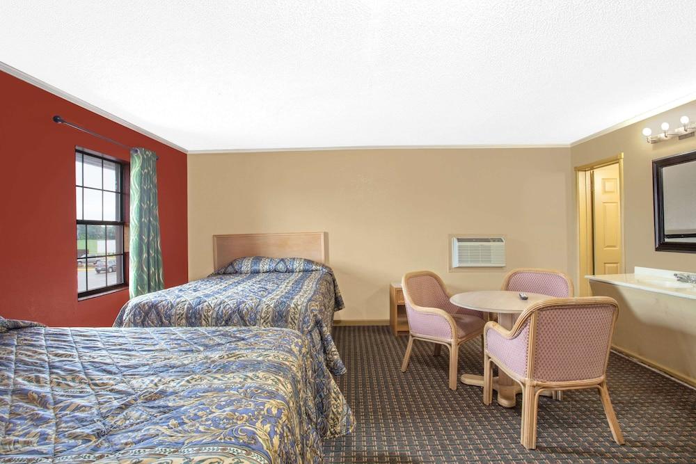 Knights Inn Wildersville photo 14