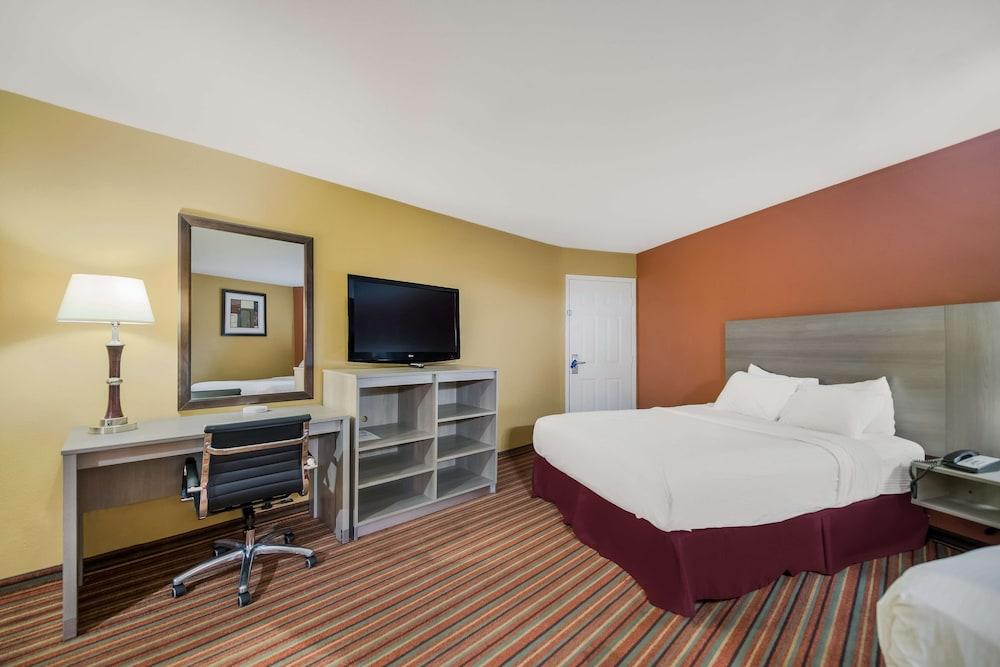 SureStay Hotel by Best Western Mt Pleasant photo 9