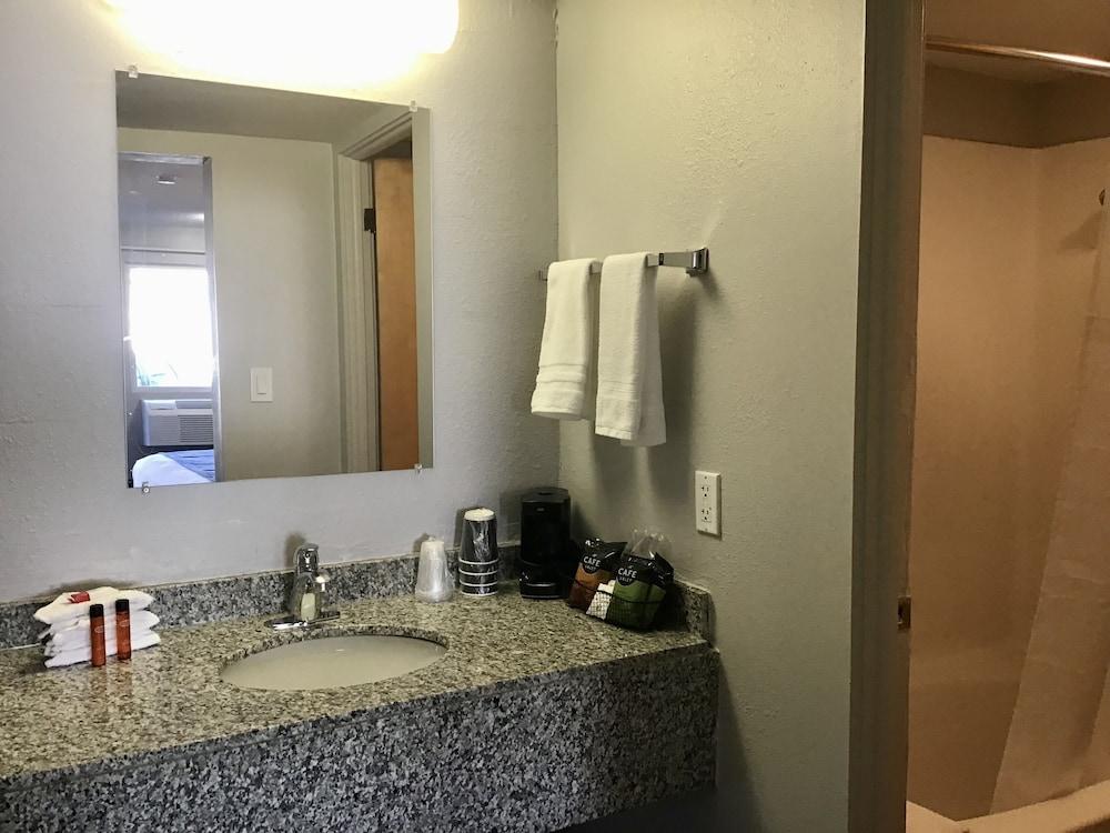 Travelodge Inn & Suites by Wyndham Missoula University Park photo 18