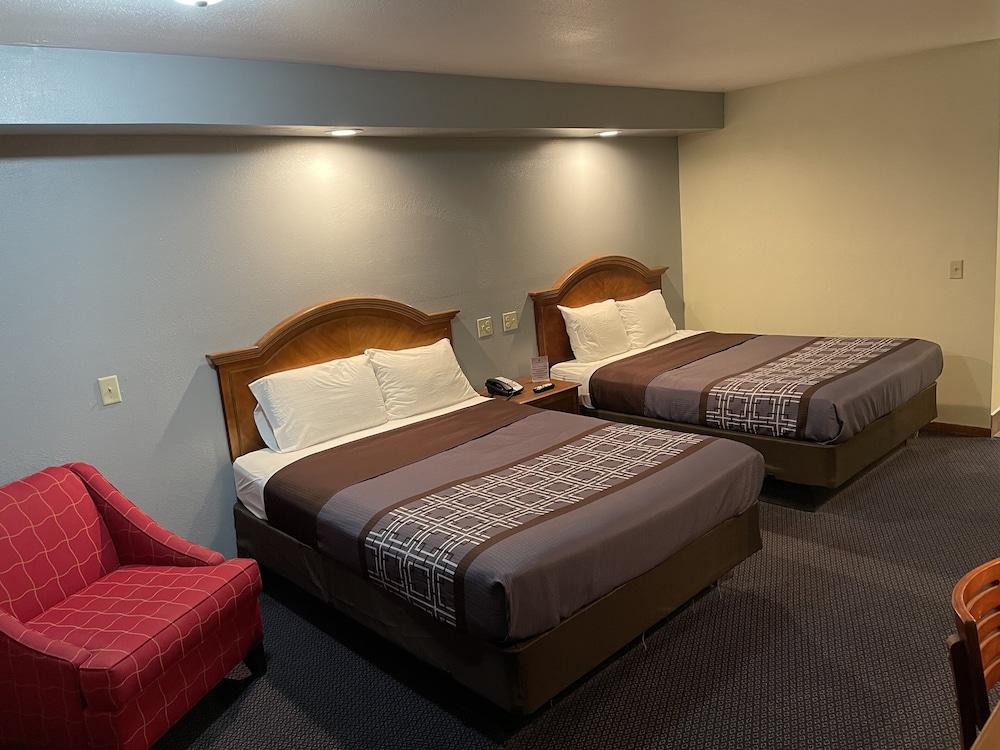 Campus Inn Motel photo 7
