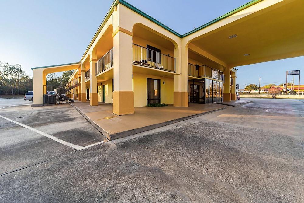 Days Inn by Wyndham Atmore photo 14