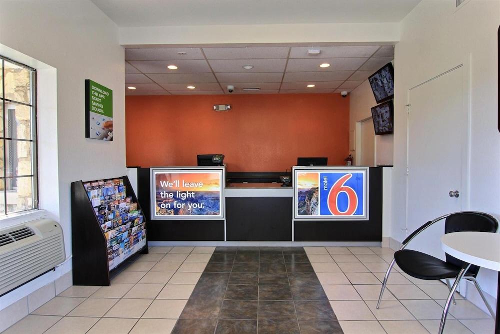 Motel 6 Austin, TX - Central Downtown UT photo 39