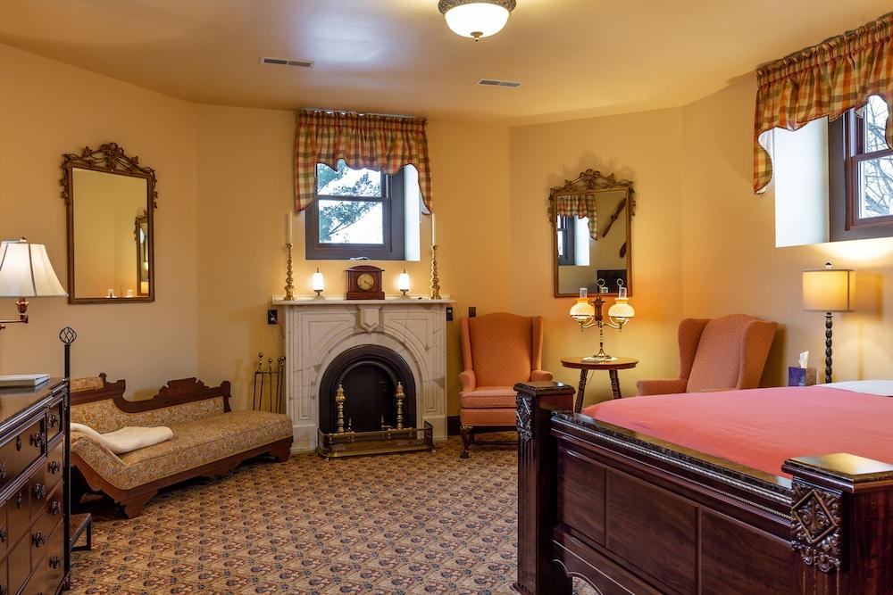 Steele Mansion photo 15