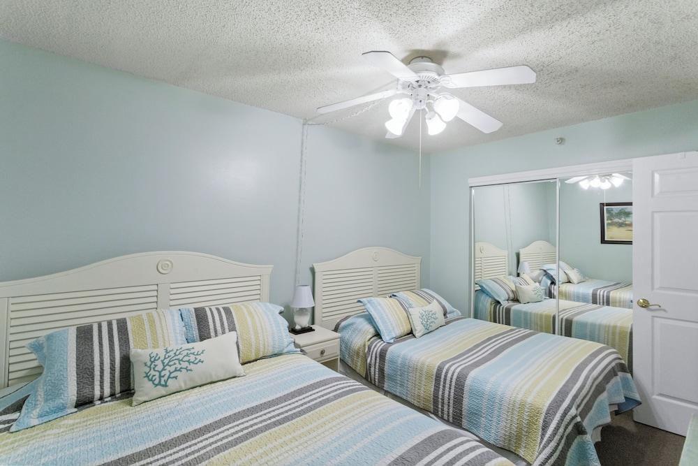 Fifty Gulfside Condominiums photo 4