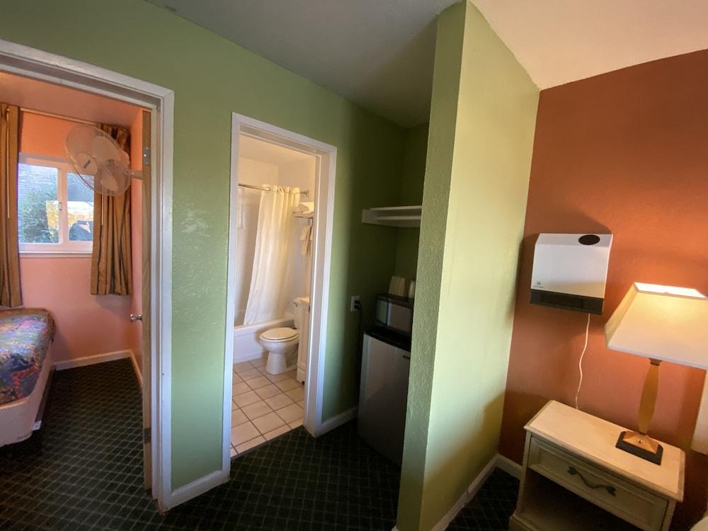 Fireside Inn Santa Cruz photo 34