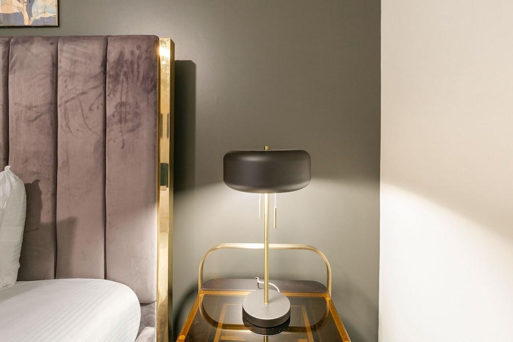Modern Condos in California Building by Hosteeva photo 28