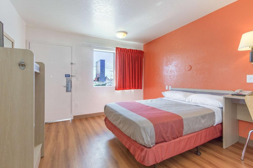 Motel 6 Phoenix North - Bell Road photo 9