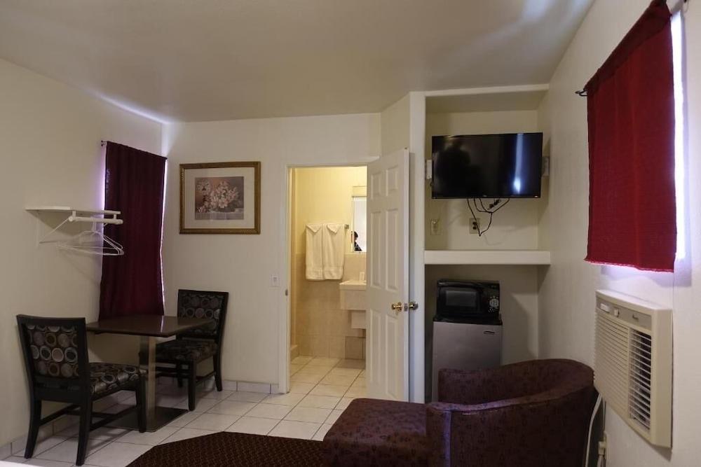 Baycities Motel photo 5