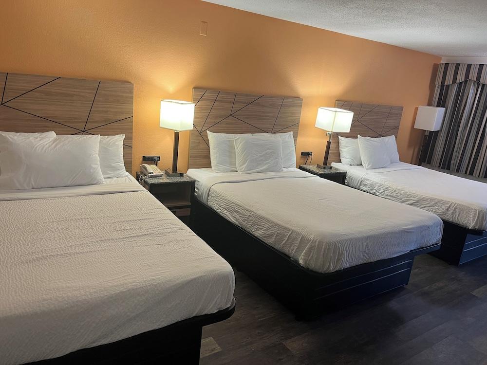 Howard Johnson by Wyndham Malden Boston Area photo 10