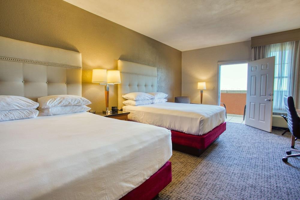 Drury Inn & Suites Near La Cantera Parkway photo 3