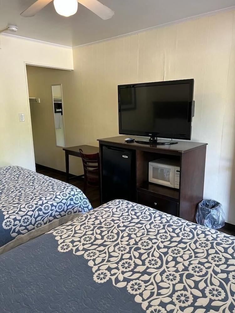 Country Place Inn And Suites photo 12