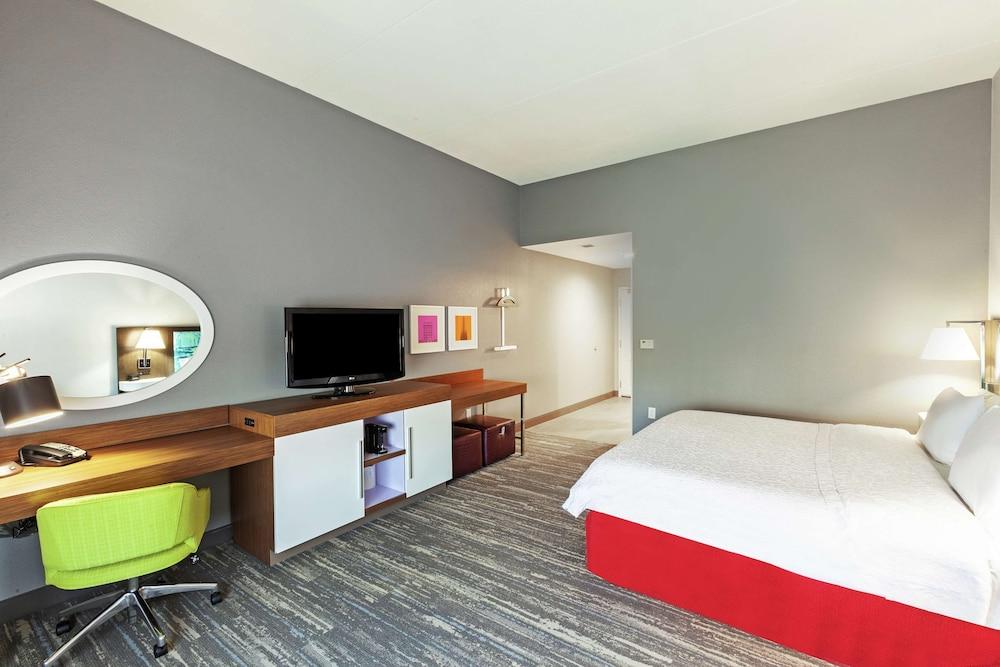 Hampton Inn & Suites Houston-Bush Intercontinental Aprt photo 2