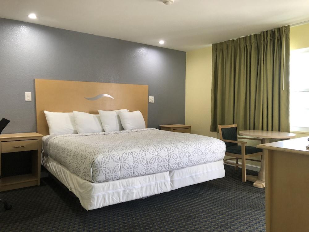 Chisholms Motor Inn photo 4