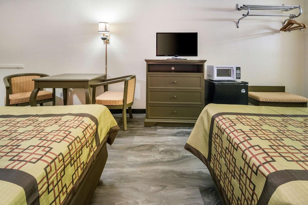 Rodeway Inn Ranger I-20 photo 9