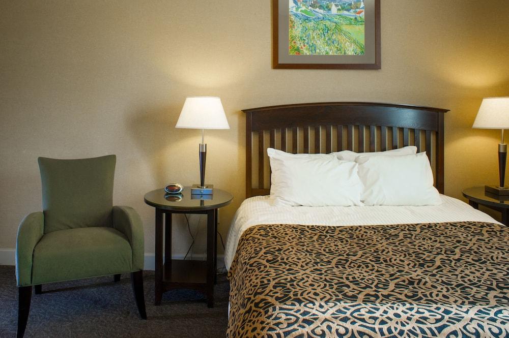 The Parker Inn & Suites photo 13