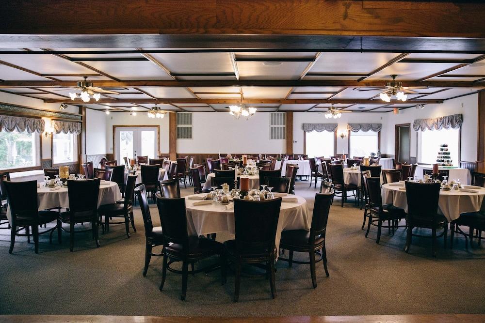 Fannies Supper Club and Motel photo 8