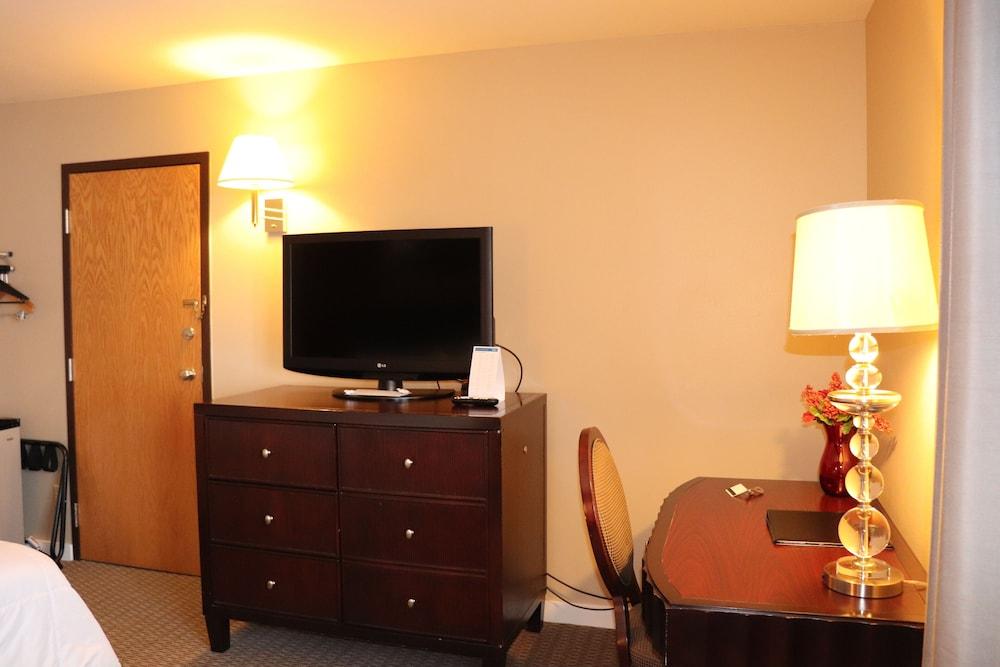 The Washburn Inn - On the Lake photo 8