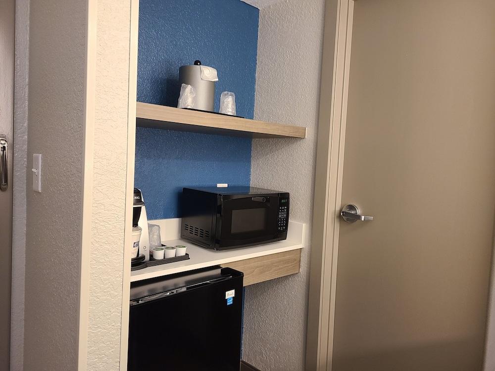 Holiday Inn Express & Suites Ft. Lauderdale N - Exec Airport by IHG photo 29