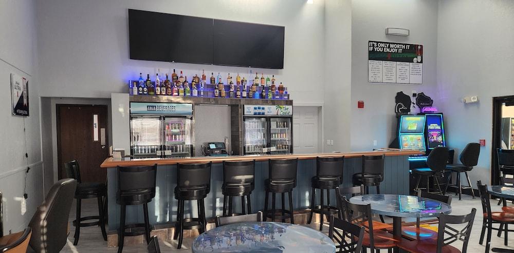 The Oasis Hotel & Bar photo 30