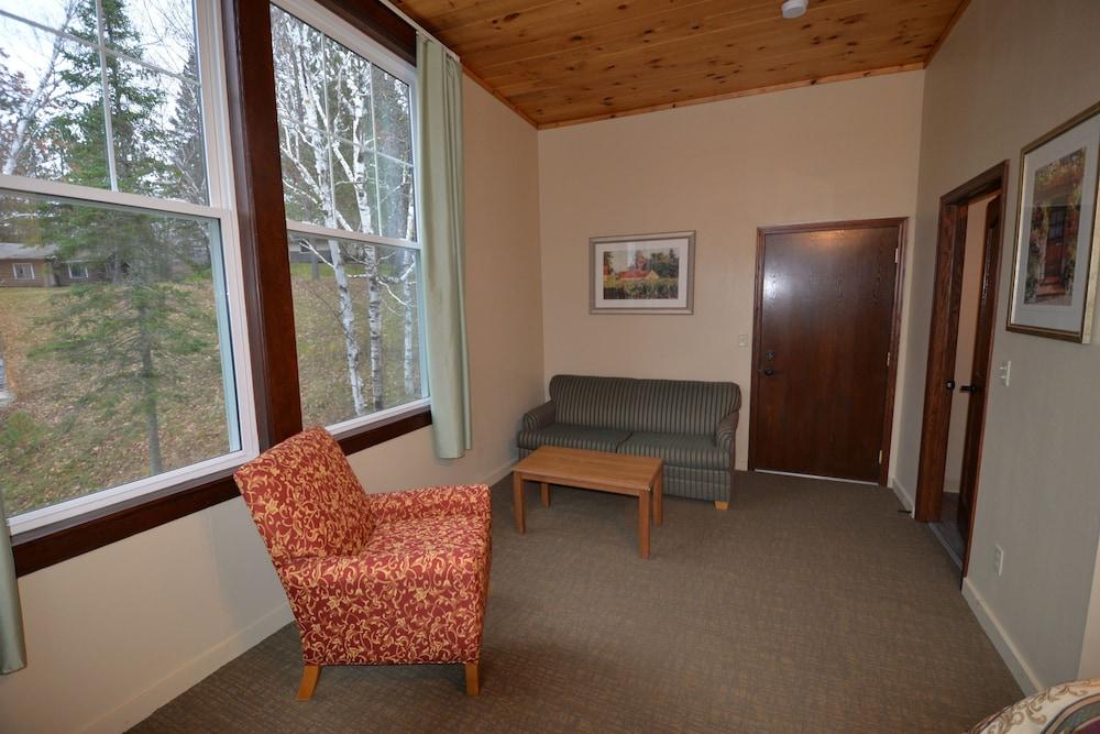 Hanging Horn Lakeside Resort photo 85