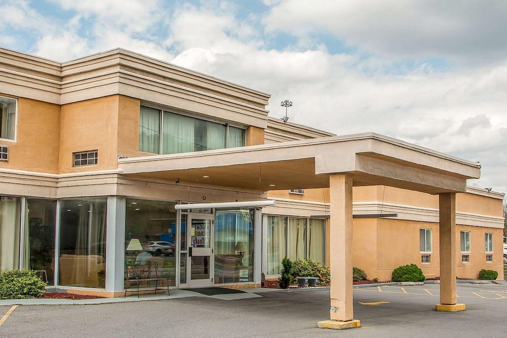 Rodeway Inn Bedford photo 45