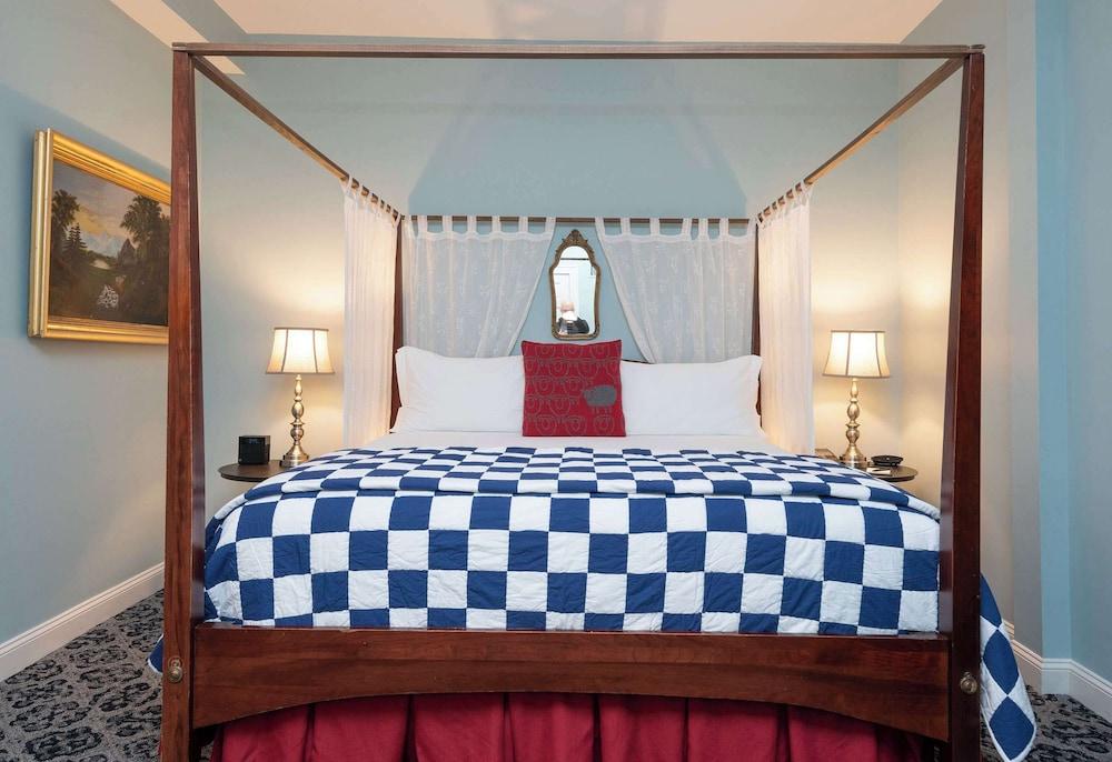 The Kendall Hotel at the Engine 7 Firehouse photo 85